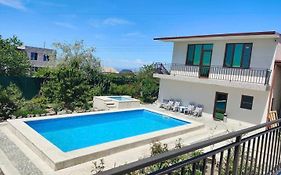 Apex Rest House Of 10 Rooms And Pool
