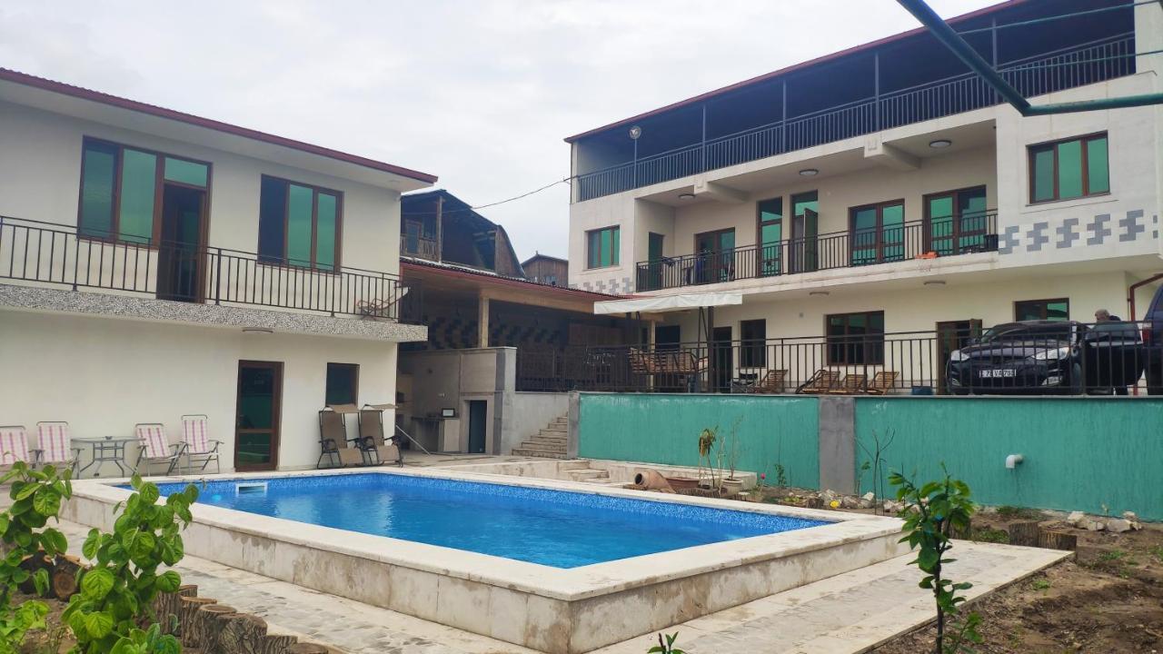 Apex Rest House Of 10 Rooms And Pool Ереван Экстерьер фото