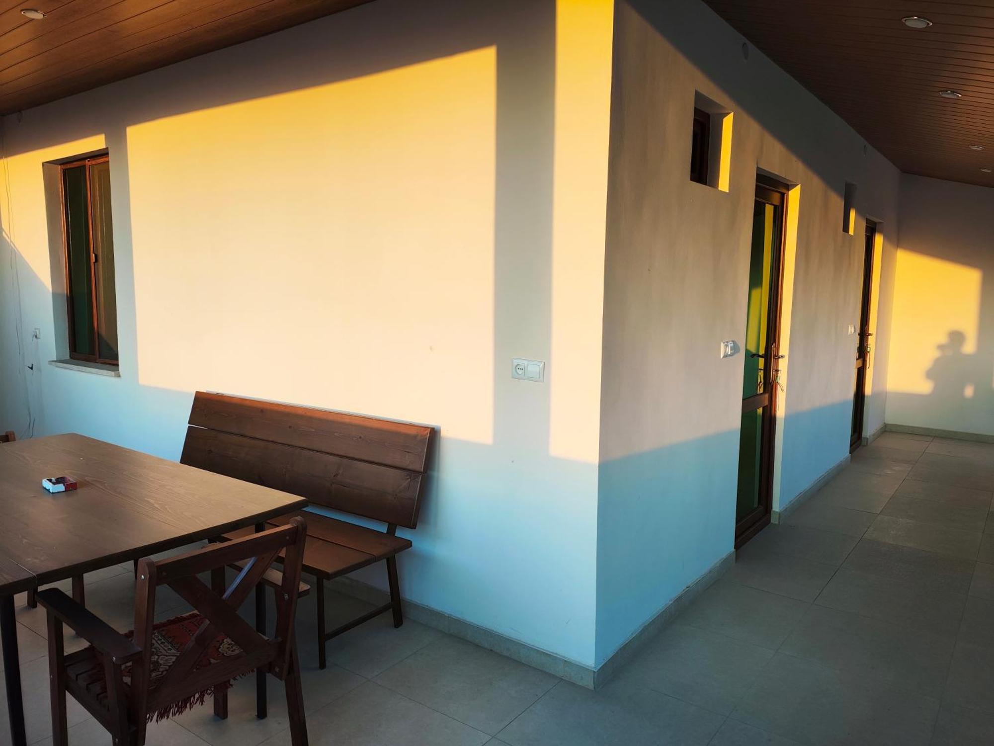 Apex Rest House Of 10 Rooms And Pool Ереван Экстерьер фото