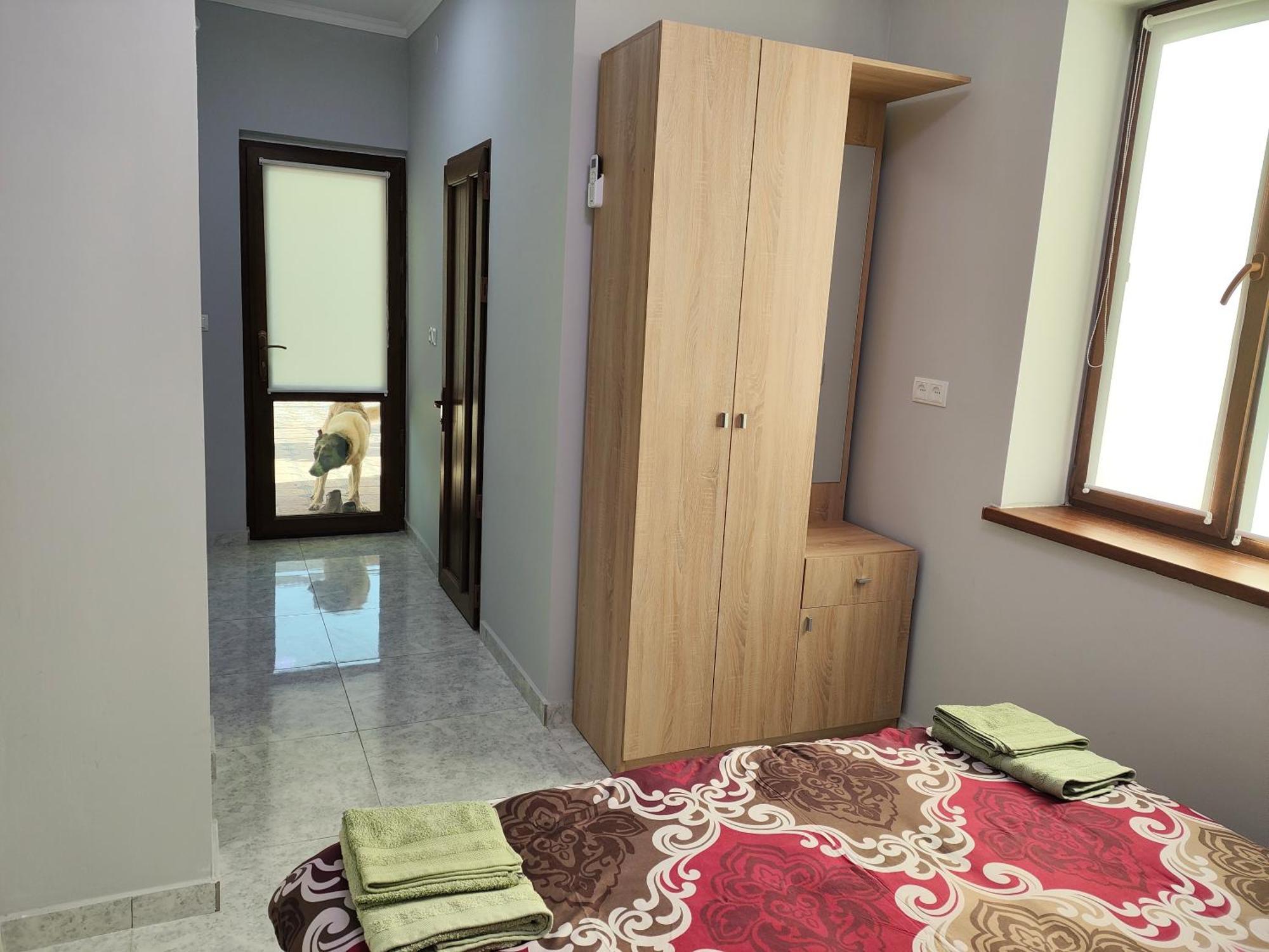 Apex Rest House Of 10 Rooms And Pool Ереван Экстерьер фото